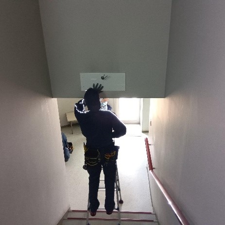 避難誘導灯交換工事