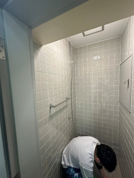 トイレ内内装工事
