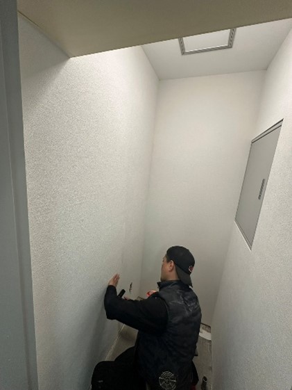 トイレ内内装工事