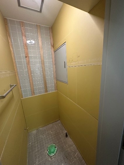 トイレ内内装工事